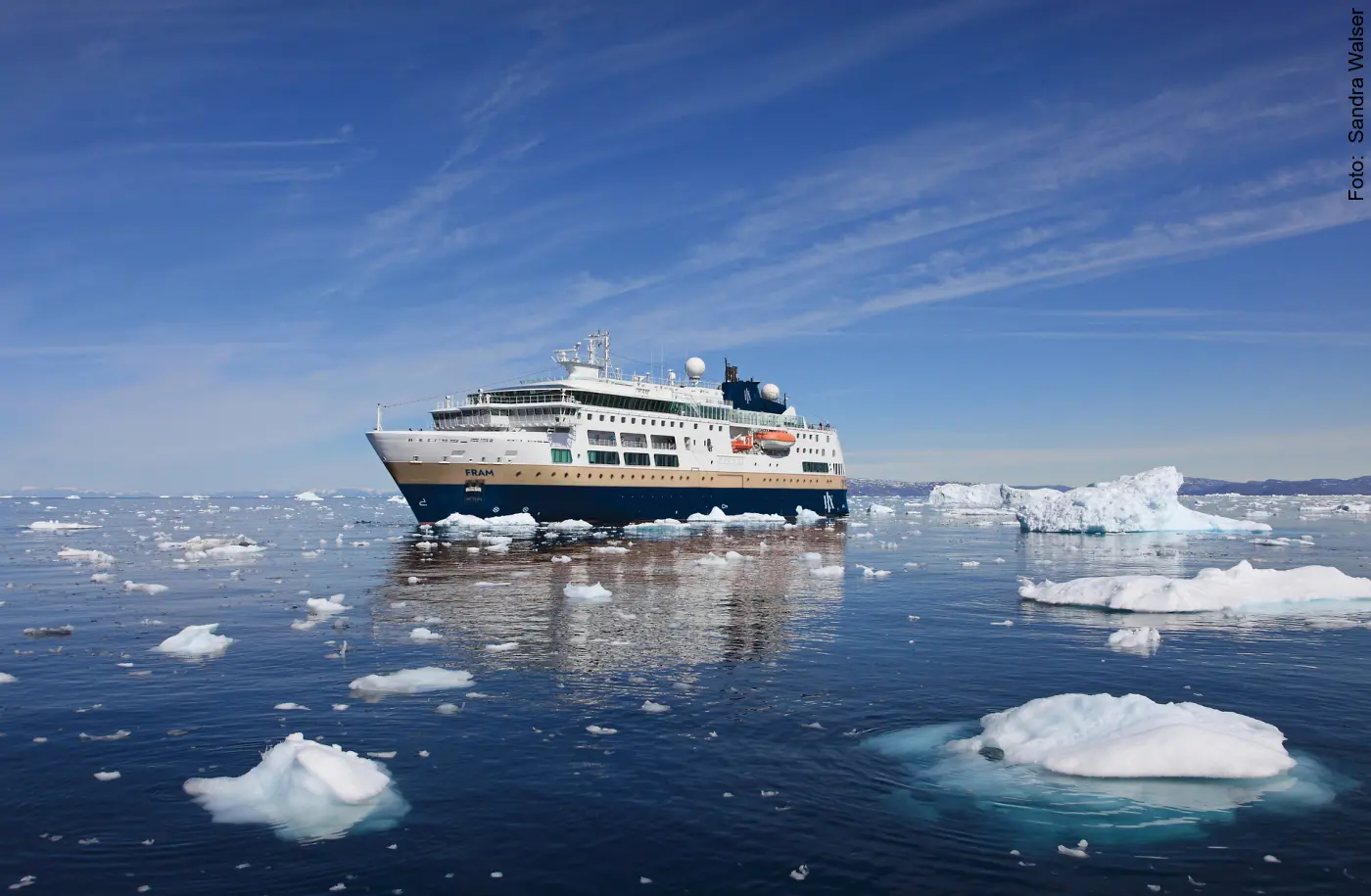 Die MS Fram von HX Hurtigruten Expeditions in der Disko Bucht von Grönland