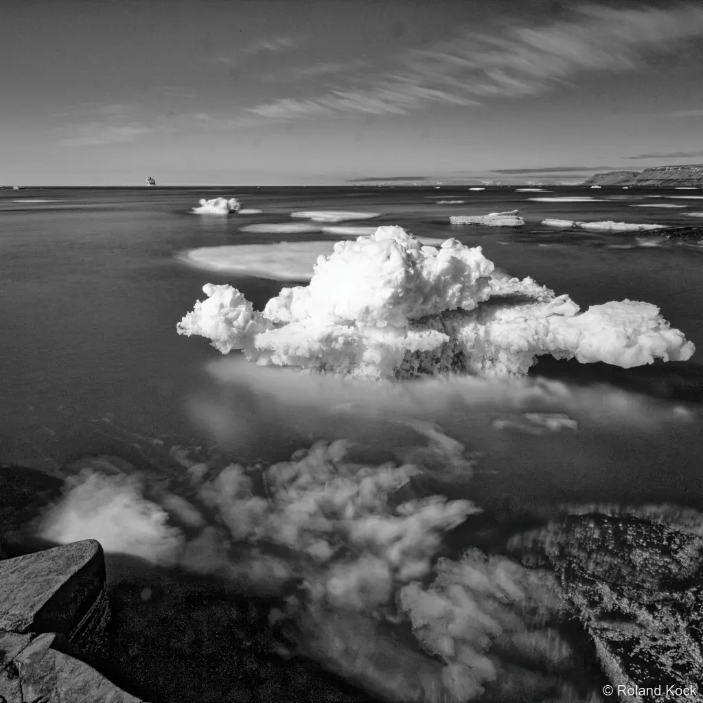 Küste von Spitzbergen Foto: Roland Kock Küste von Spitzbergen Foto: Roland Kock