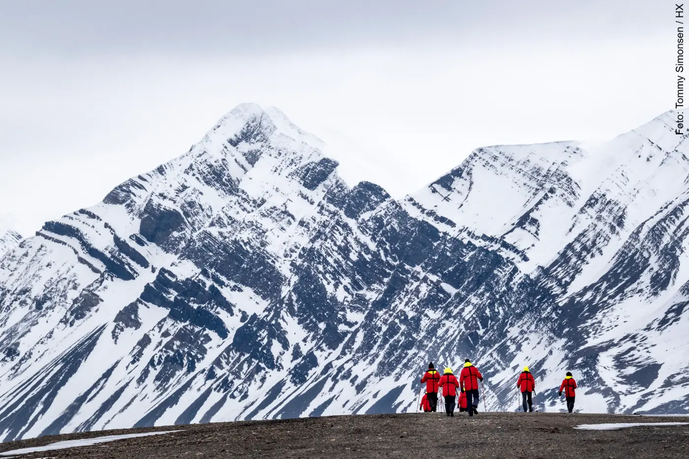 Bis wann liegt Schnee auf Spitzbergen?